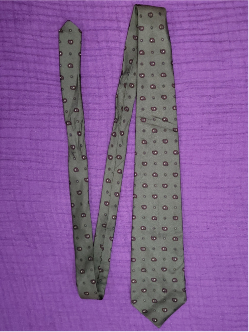 Vintage Bullocks Hand Printed England Silk Necktie Gray Burgundy Paisley Tie